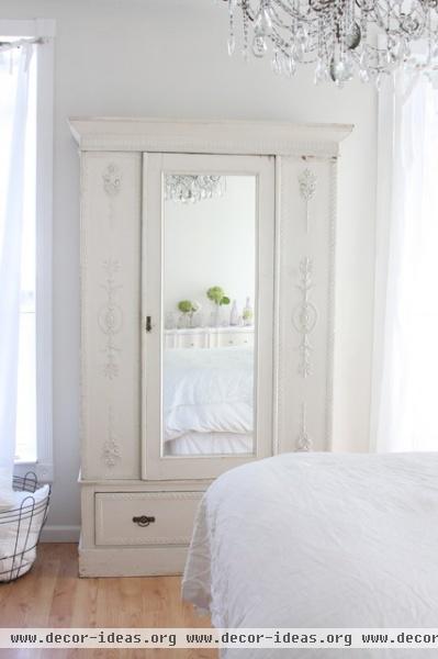 http://dreamywhites.blogspot.com/ - eclectic - bedroom - other metro