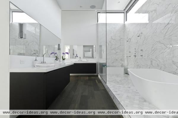 Southampton - modern - bathroom - houston