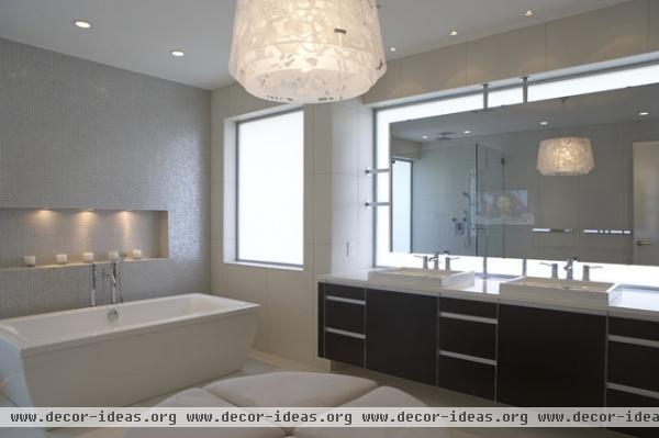 Modern Horseshoe Bay - modern - bathroom - vancouver