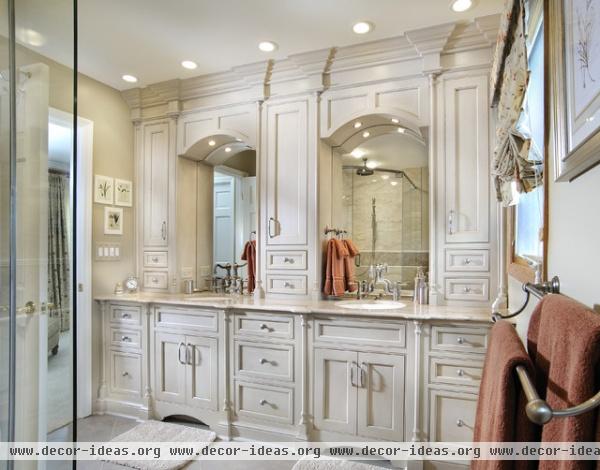 Elegant Master - traditional - bathroom -