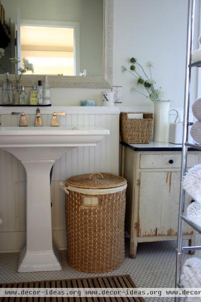 Michigan farmhouse - traditional - bathroom - other metro