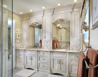 Elegant Master - traditional - bathroom -