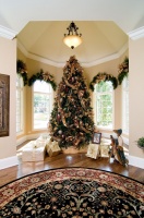 Holiday Traditional Decorations - traditional - family room - chicago