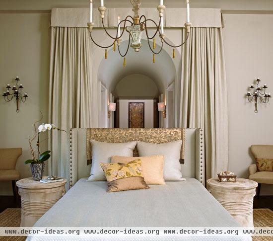 Bedroom Decorating Ideas: Modern and Sophisticated