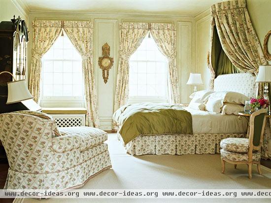 Bedroom Decorating Ideas: Pillow Talk