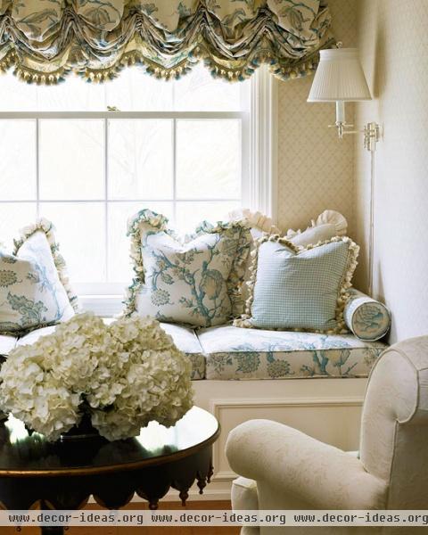 Bedroom Decorating Ideas: Window Treatments