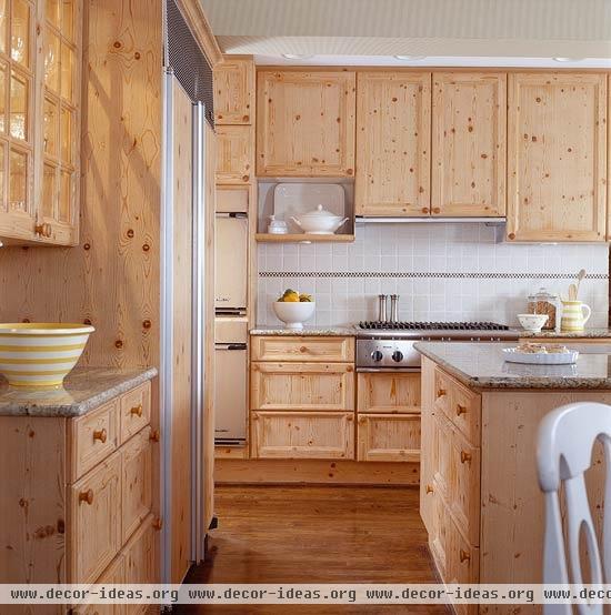 Elegant Kitchens with Warm Wood Cabinets