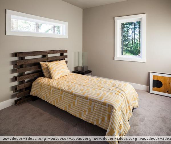 Hilltop House | Grand Vista Subdivision - modern - bedroom - portland