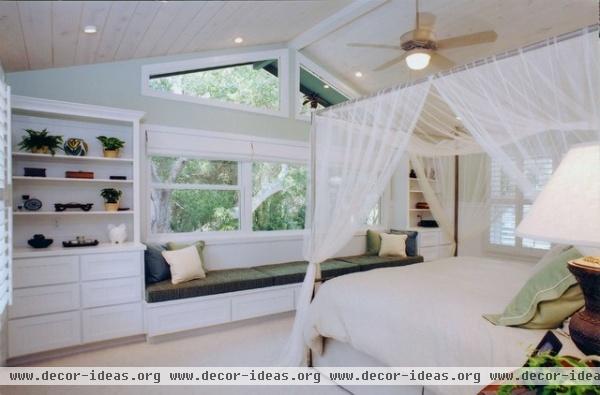 Trans-Pacific Design - tropical - bedroom - hawaii