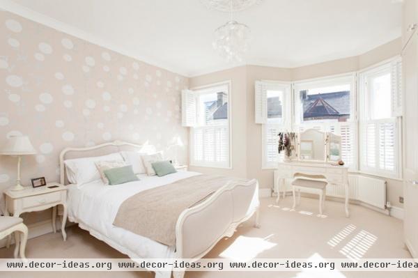 Modern living - London - traditional - bedroom - london