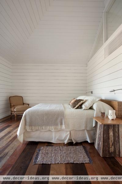 Beach House DOTTO - modern - bedroom - other metro