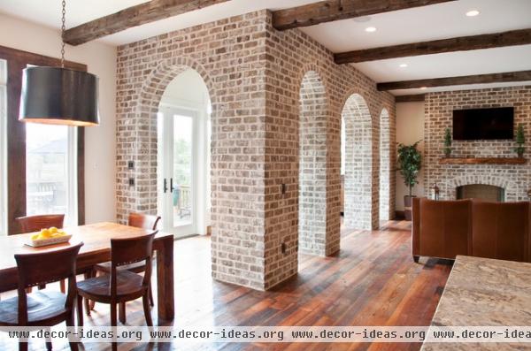 Chateau de Charleston - traditional - living room - charleston