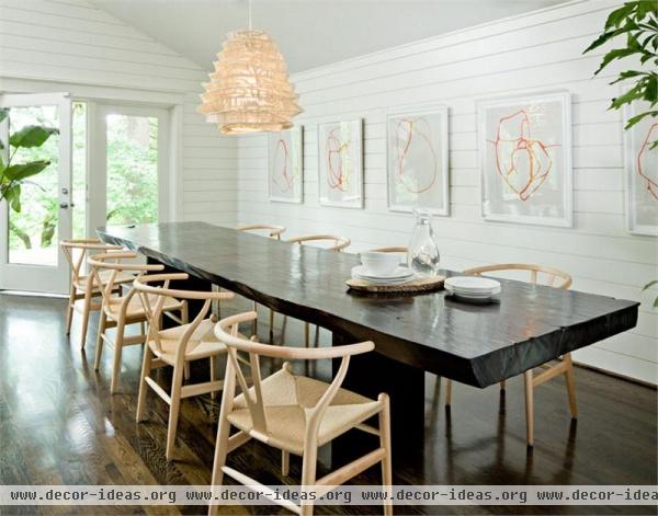 Sunny Contemporary Dining Room by Jessica Helgerson