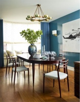 Sunny Contemporary Dining Room by Gideon Mendelson