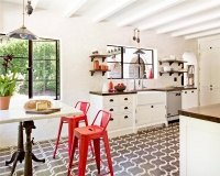 Light Transitional Kitchen by Jessica Helgerson