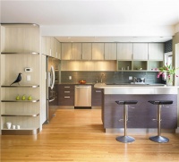 Sunny Contemporary Kitchen by Ines Hanl