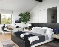 Open Transitional Bedroom by Trip Haenisch