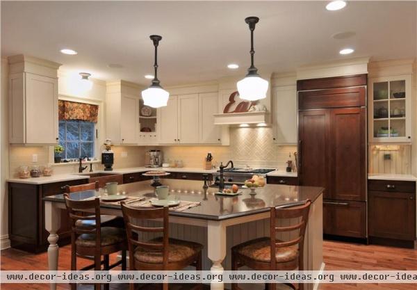 Classic Country/Rustic Kitchen by Taine D'Agostino, CKD, ASID, NCIDQ of Kitchen Designs by Ken Kelly