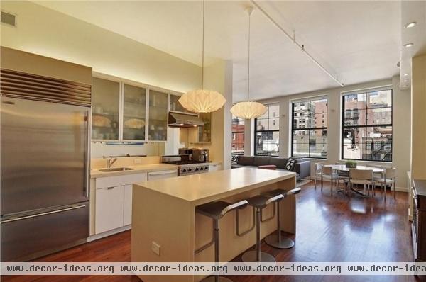 Airy Contemporary Kitchen by David Howell