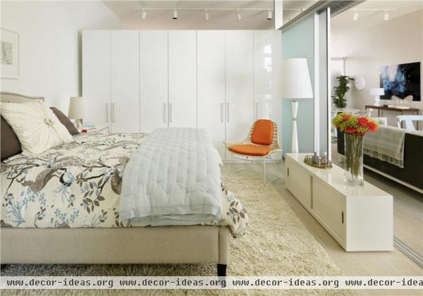 Airy Transitional Bedroom by Gabriel Benroth, Adam Rolston & Drew Stuart