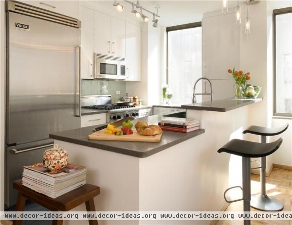 Sunny Contemporary Kitchen by Momoko Morton