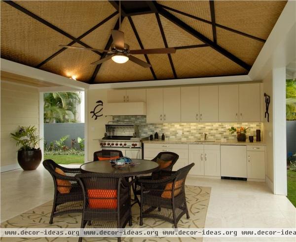 Open Transitional Outdoor Kitchen by Tiare Cowan, Allied ASID