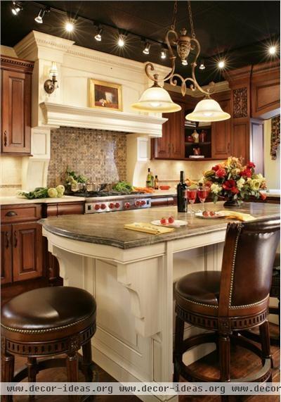 Homey Traditional Kitchen by Rose Marie Carr