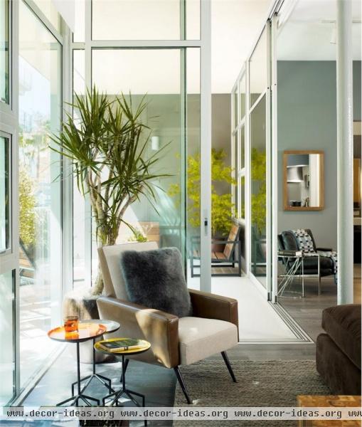 Sunny Contemporary Living Room by Gabriel Benroth, Adam Rolston & Drew Stuart