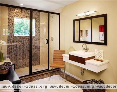 Relaxing Contemporary Bathroom by Komal Sheth