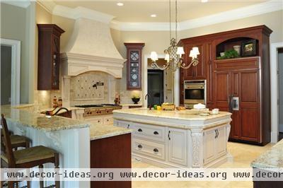 Open Traditional Kitchen by Melissa Morgan Sutherland