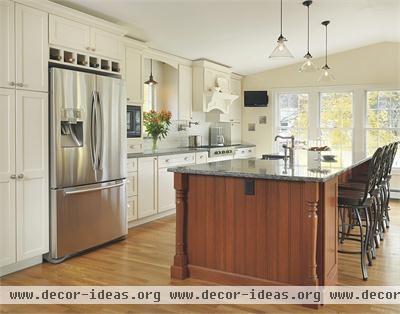 Sunny Traditional Kitchen by Lisa Zompa