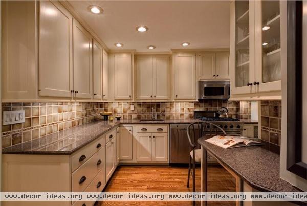 Casual Traditional Kitchen by Barbara Feinstein