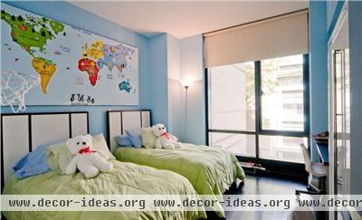 Cozy Transitional Kid's Room by Inson Wood