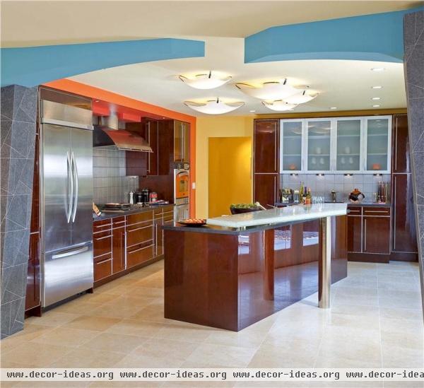 Sunny Contemporary Kitchen by Dan & Lanny Danenberg