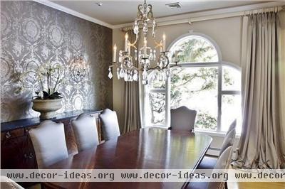 Elegant Traditional Dining Room by Rachel Hazelton