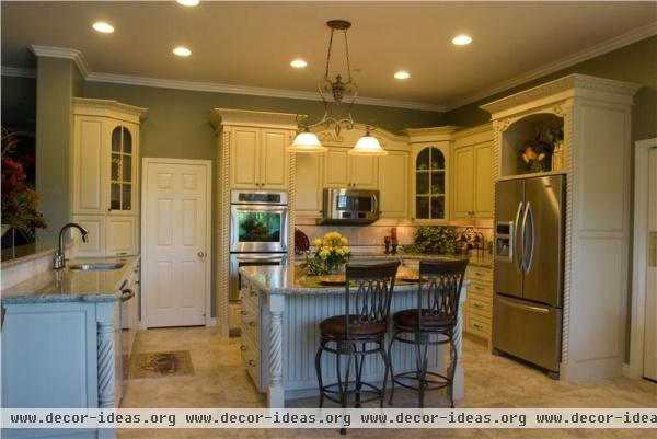 Classic Traditional Kitchen by Adrienne Dorig