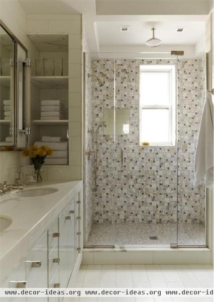 Relaxing Transitional Bathroom by Gideon Mendelson