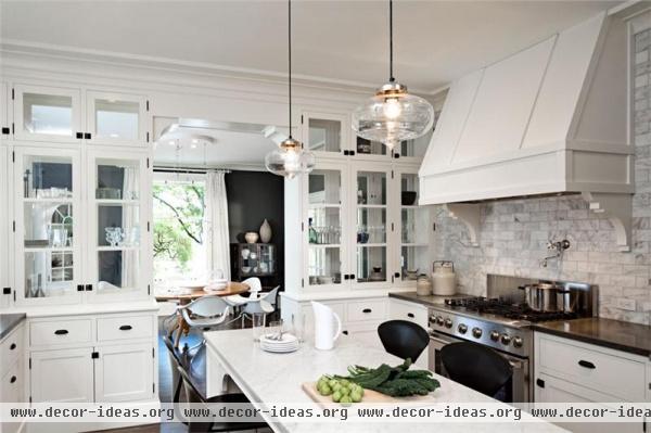 Airy Contemporary Kitchen by Jessica Helgerson