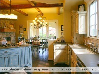 Homey Country/Rustic Kitchen by Marilyn Roberts