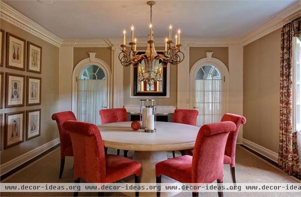 Elegant Traditional Dining Room by Barbara Feinstein