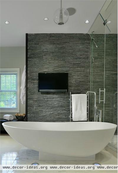 Relaxing Contemporary Bathroom by Nathalie Tremblay