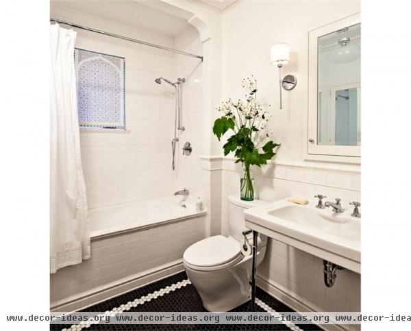 Classic Transitional Bathroom by Jessica Helgerson