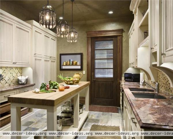 Formal Transitional Kitchen by Jerry Locati