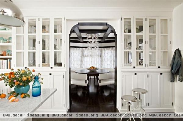 Light Transitional Kitchen by Jessica Helgerson