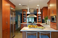 Cozy Transitional Kitchen by Evelyn Benatar