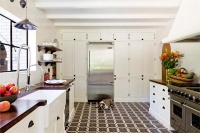 Light Transitional Kitchen by Jessica Helgerson