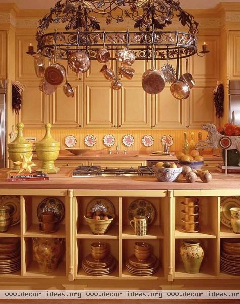 Glorious Golden Kitchen