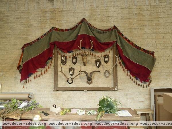 Traditional Vintage Decor