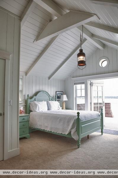 Beach Cottage - traditional - bedroom - seattle