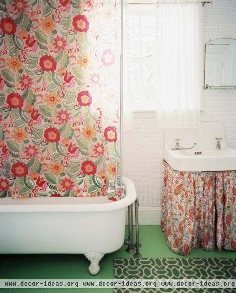 Country Traditional Bathroom